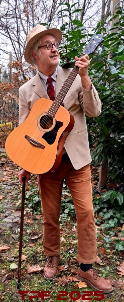 TPF als Alter Sack mit Gitarre